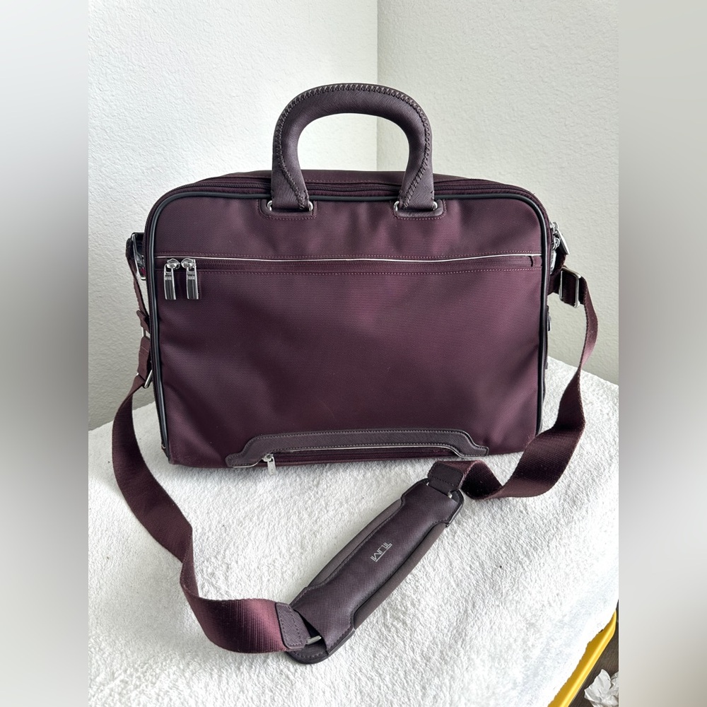Tumi Burgundy Nylon T-Pass Kennedy Deluxe Brief Laptop Bag‎ - Picture 4 of 17